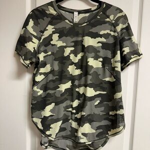Lululemon Camouflage Short Sleeve Top